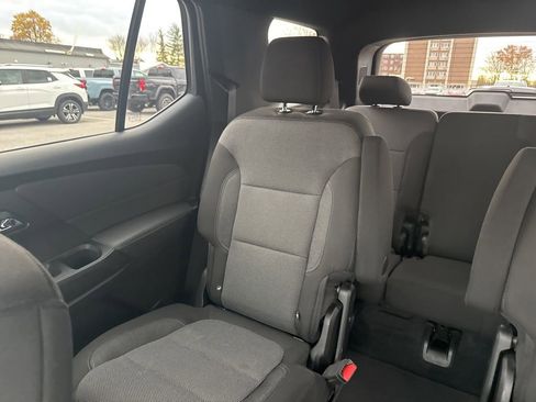 Used 2023 Chevrolet Traverse LT image 14