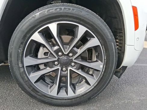 Used 2021 Jeep Grand Cherokee L Overland w/ Luxury Tech Group IV AWD/4WD image 5