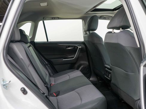 Used 2025 Toyota RAV4 XLE w/ Convenience Package AWD/4WD image 12