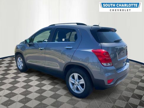 Used 2019 Chevrolet Trax LT w/ LT Convenience Package FWD image 4