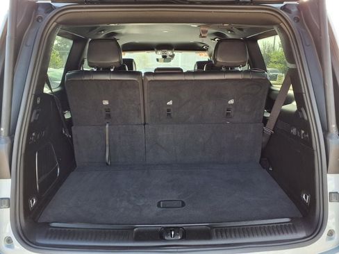 Used 2024 Jeep Wagoneer Series II w/ Flexible Seating Group RWD image 12