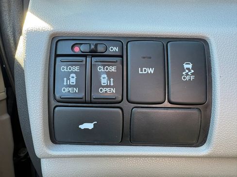 Used 2014 Honda Odyssey EX-L image 25