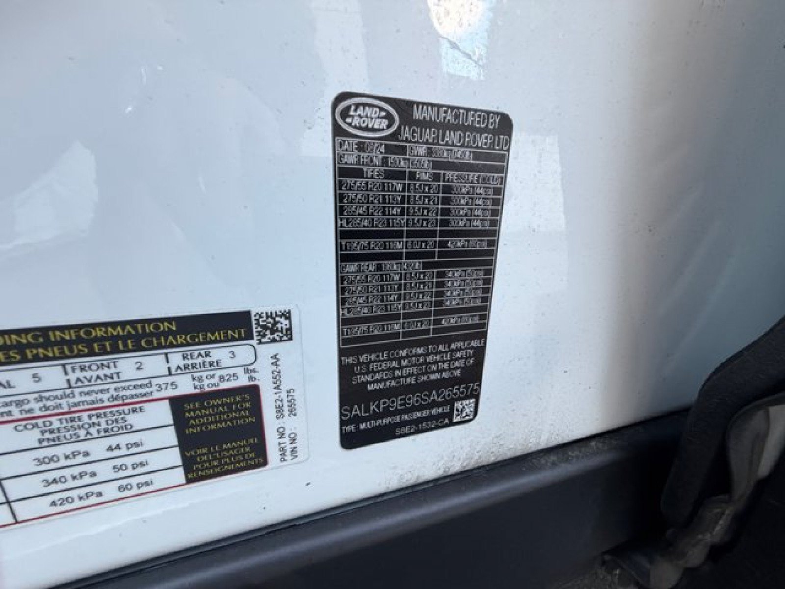 Certified 2025 Land Rover Range Rover SE AWD/4WD image 22