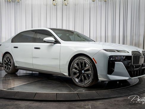 Used 2023 BMW 740i 740i w/ Parking Assistance Package image 23