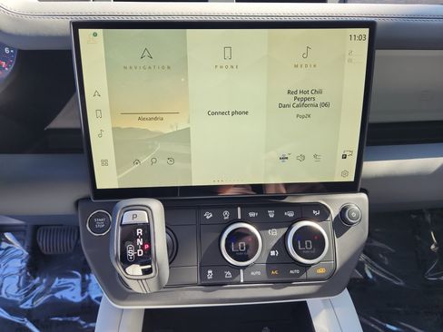 Used 2026 Land Rover Defender 110 S image 15