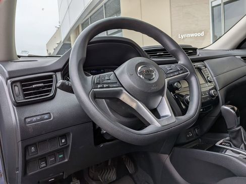 Used 2018 Nissan Rogue S AWD/4WD image 9