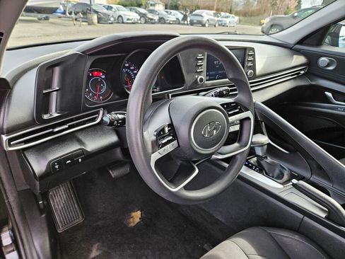 Used 2021 Hyundai Elantra SEL image 16