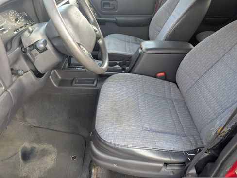 Used 1999 Jeep Cherokee Sport RWD image 11