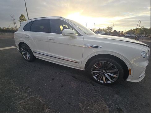Used 2021 Bentley Bentayga Speed image 1