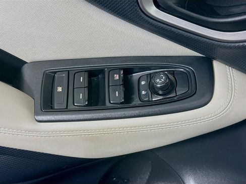 Used 2022 Subaru Forester AWD/4WD image 23