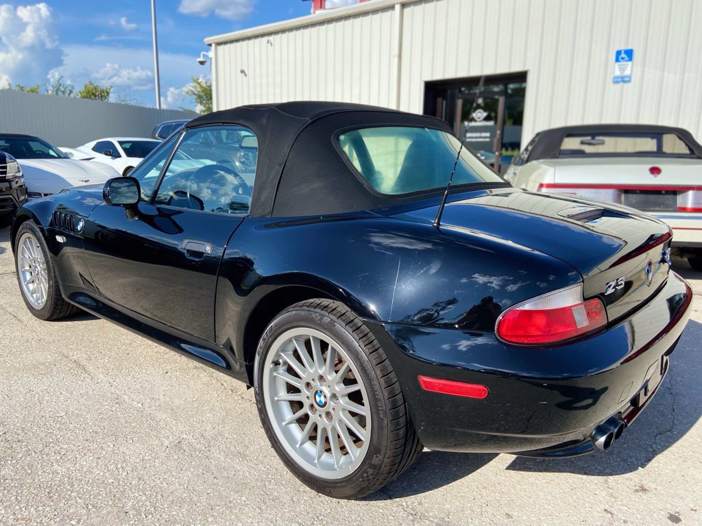 Used 2002 BMW Z3 3.0i RWD image 3