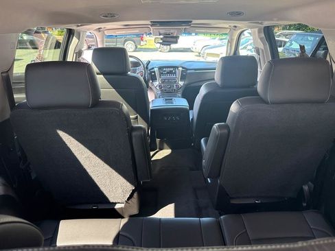 Used 2019 Chevrolet Suburban Premier AWD/4WD image 15