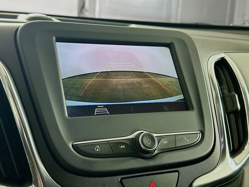 Used 2020 Chevrolet Equinox LS w/ LS Convenience Package image 22