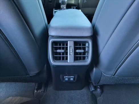 Used 2019 Lexus UX 200 FWD image 17