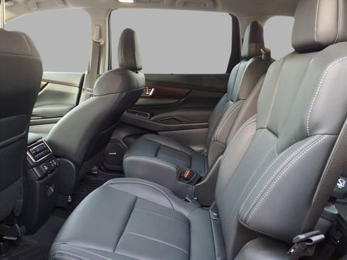 New 2025 Subaru Ascent Touring w/ Popular Package #2 image 19