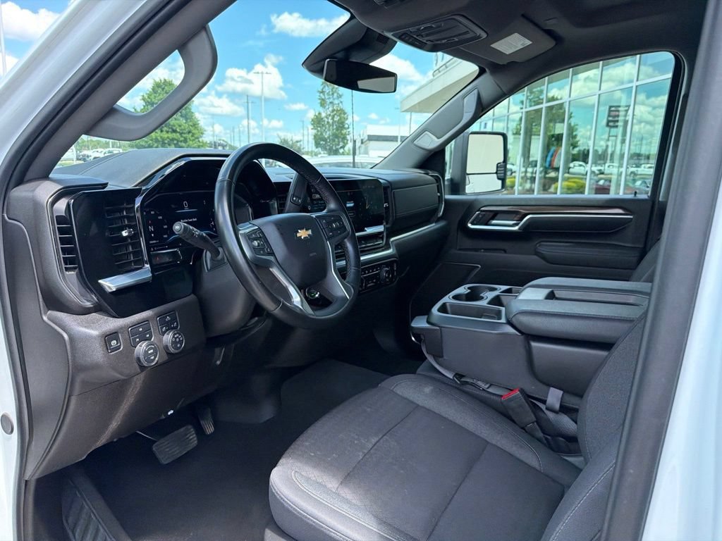Used 2025 Chevrolet Silverado 2500 LT w/ Convenience Package AWD/4WD image 18