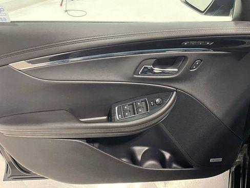 Used 2016 Chevrolet Impala LTZ w/ Enhanced Convenience Package image 18
