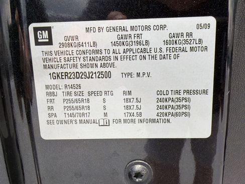 Used 2009 GMC Acadia SLT w/ Visibility Package FWD image 19
