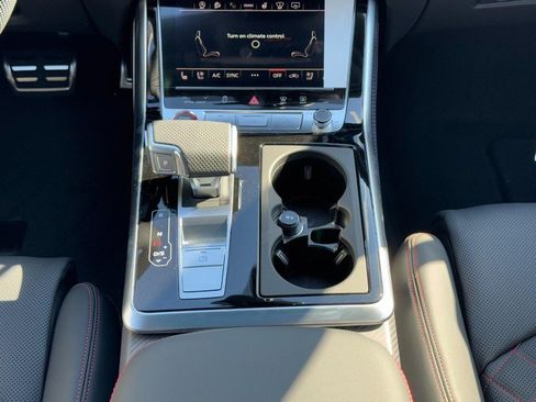 New 2026 Audi SQ7 Prestige image 9