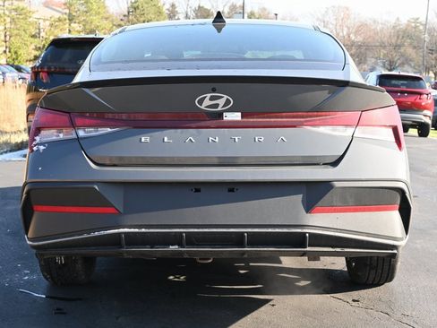 Used 2025 Hyundai Elantra Sport image 6