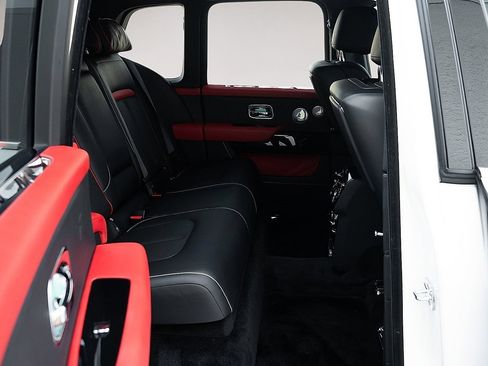 Used 2022 Rolls-Royce Cullinan AWD/4WD image 13