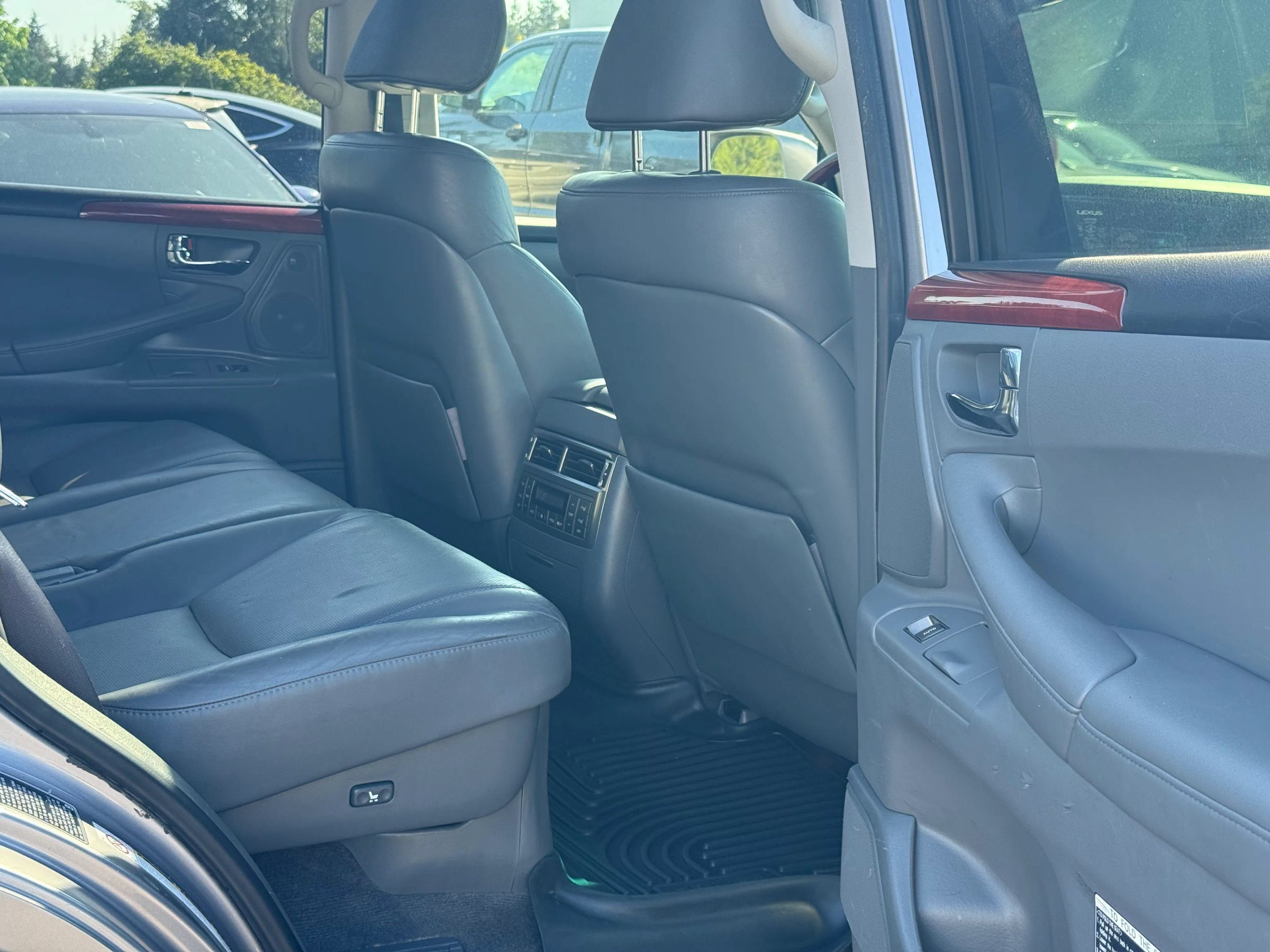 Used 2009 Lexus LX 570 4WD image 32