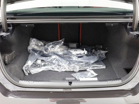 New 2025 BMW i5 xDrive40 w/ Premium Package image 18