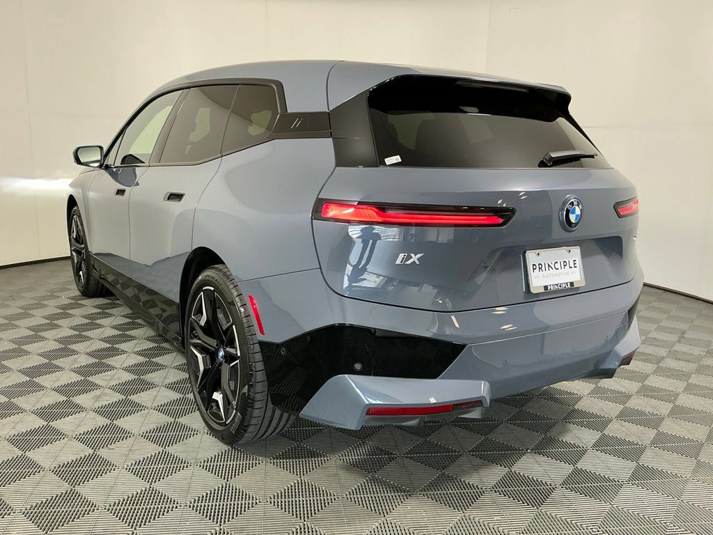 Certified 2024 BMW iX xDrive50 w/ Premium Package AWD/4WD image 7