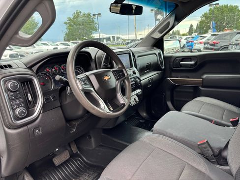 Used 2019 Chevrolet Silverado 1500 LT w/ Z71 Off-Road Package AWD/4WD image 17