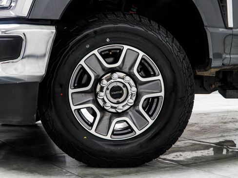 Used 2026 Ford F250 Lariat AWD/4WD image 3