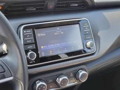 Used 2019 Nissan Kicks S FWD image 18