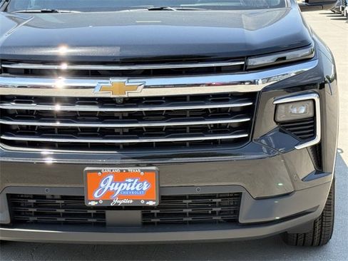 New 2026 Chevrolet Traverse LT w/ Enhanced Driving Package image 8