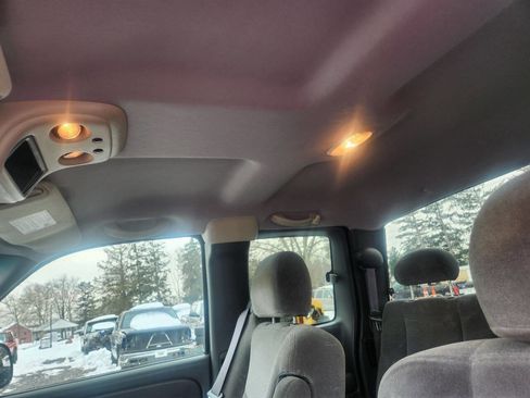 Used 2004 Chevrolet Silverado 1500 4x4 Extended Cab w/ Z71 image 16