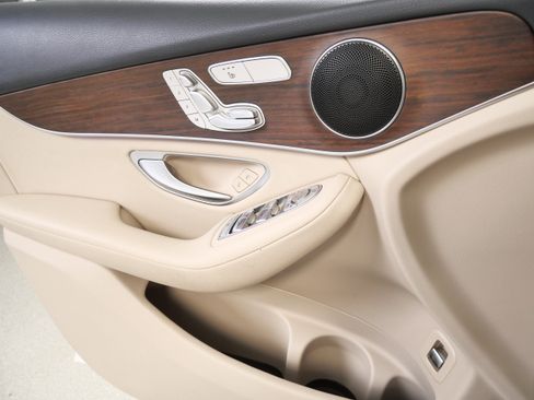 Certified 2022 Mercedes-Benz GLC 300 4MATIC w/ Premium Package Lite image 31