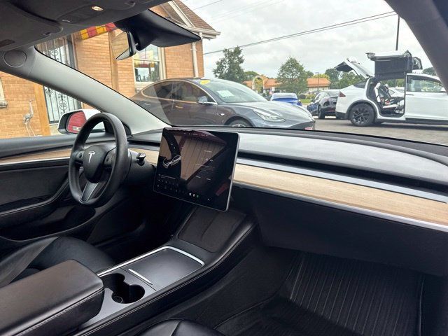 Used 2021 Tesla Model 3 Standard Range Plus RWD image 19
