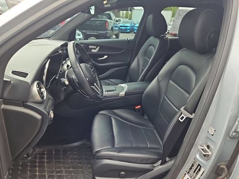 Used 2021 Mercedes-Benz GLC 300 4MATIC image 12