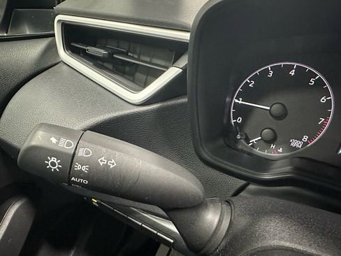 Used 2025 Toyota Corolla LE w/ LE Premium Package image 21