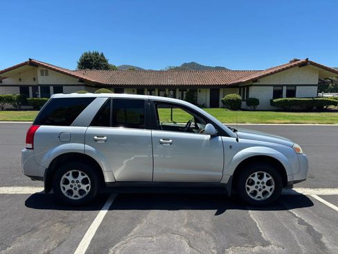 Used 2006 Saturn Vue 2WD V6 w/ Comfort Pkg image 3