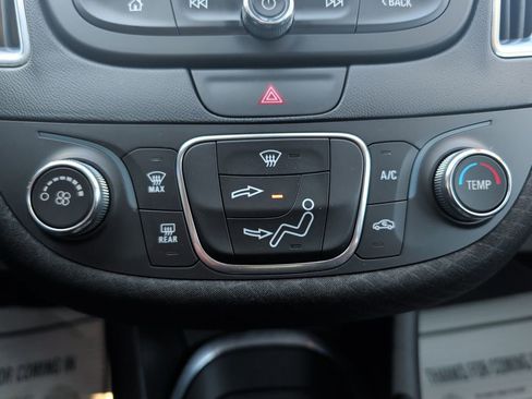 Used 2016 Chevrolet Malibu LT image 15