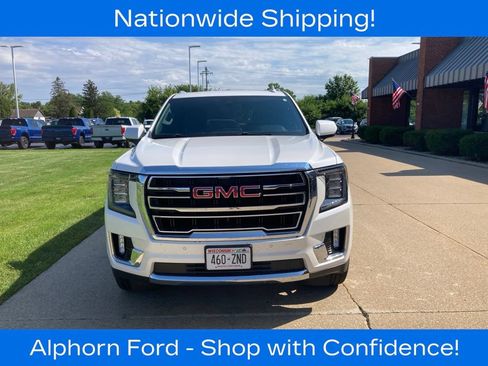 Used 2023 GMC Yukon SLT AWD/4WD image 1