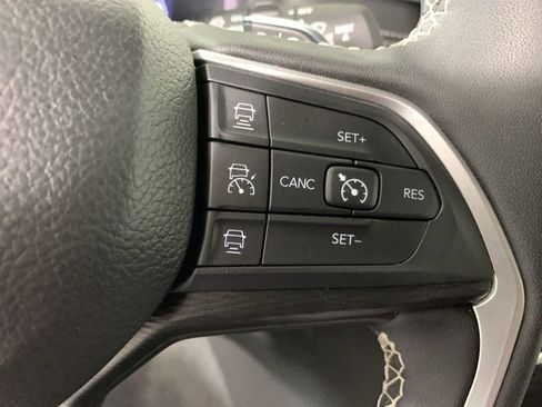 Used 2024 Jeep Grand Cherokee L Altitude image 21