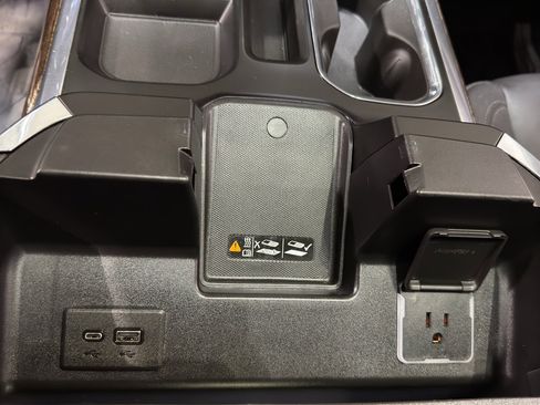 Used 2024 GMC Sierra 1500 Elevation w/ Elevation Premium Package image 35