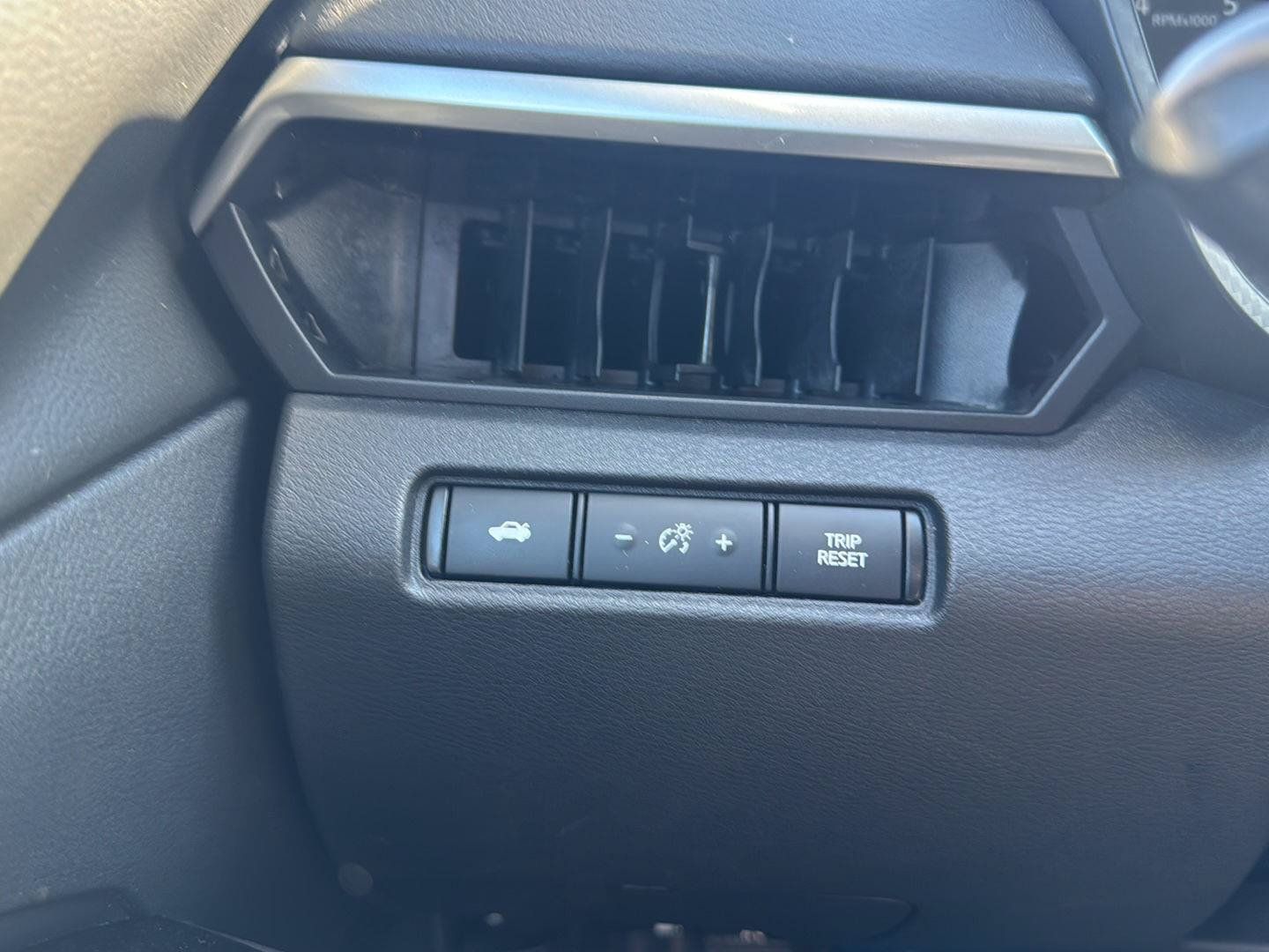 Used 2021 Nissan Altima 2.5 SV FWD image 19