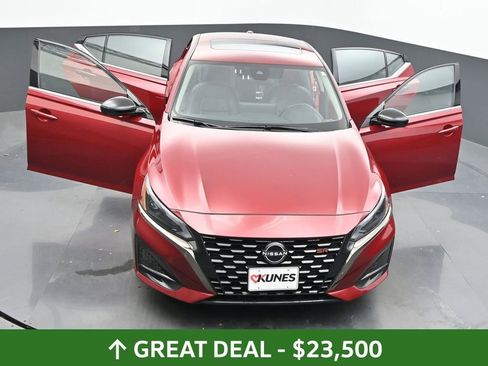 Used 2024 Nissan Altima 2.5 SR w/ SR Premium Package image 66