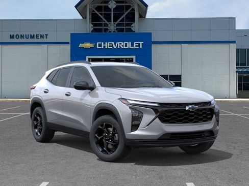 New 2026 Chevrolet Trax LT w/ Sunroof Package FWD image 7