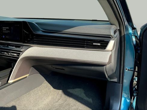 Used 2025 Toyota Camry LE FWD image 18