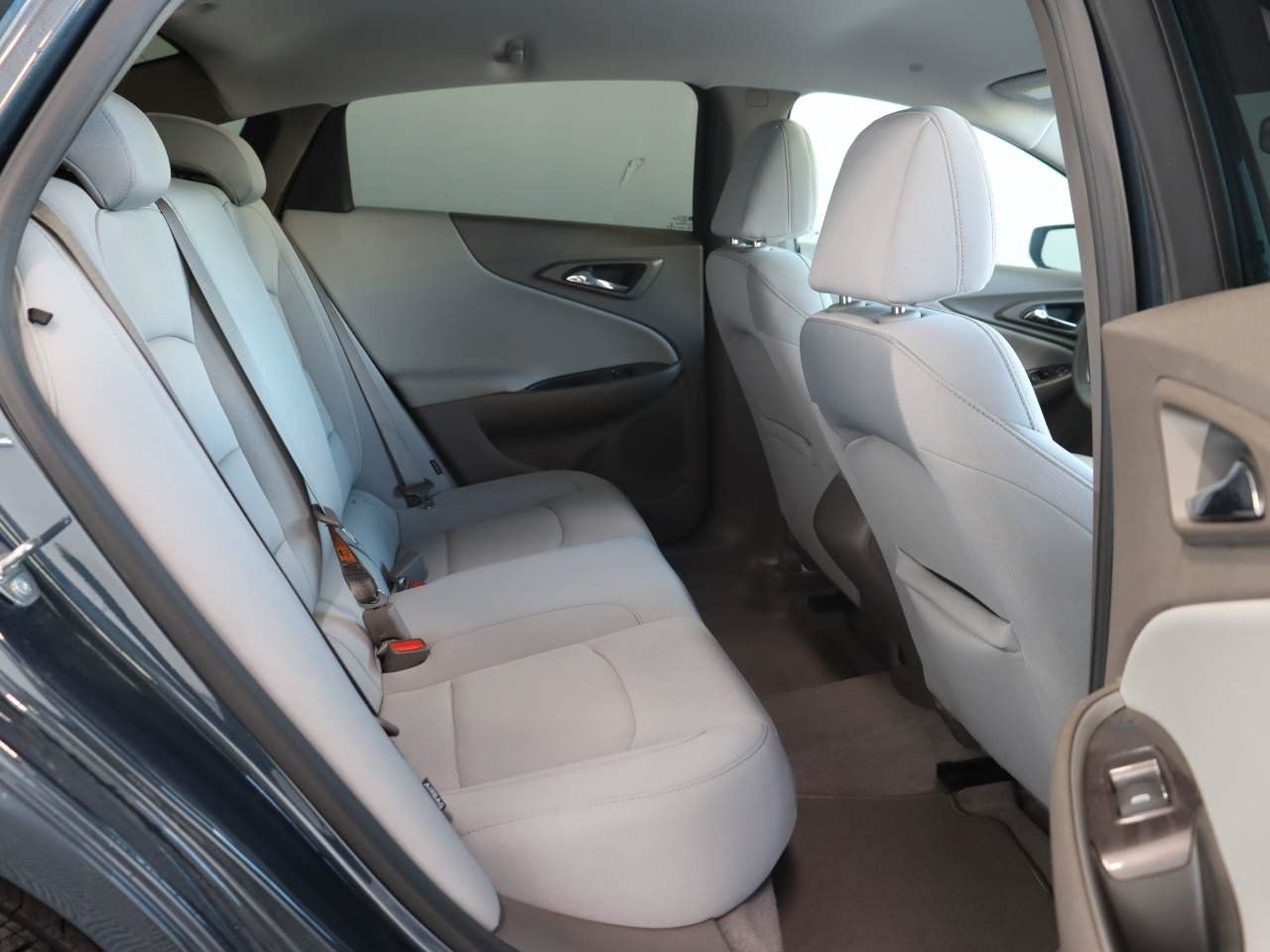 Used 2020 Chevrolet Malibu LS FWD image 17