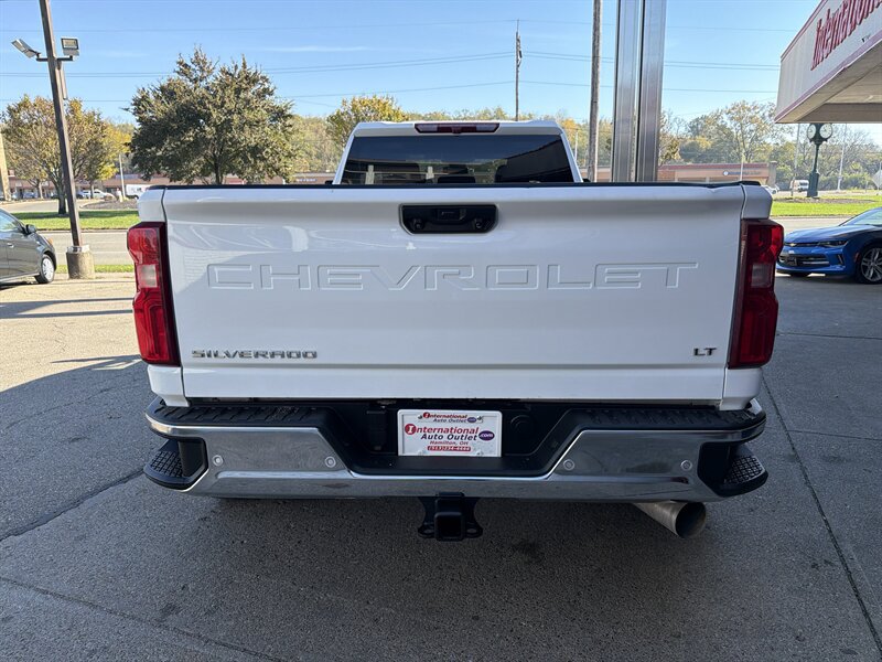 Used 2025 Chevrolet Silverado 3500 LT w/ Safety Package AWD/4WD image 7