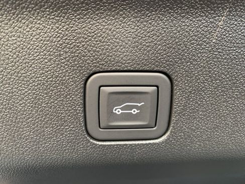 New 2025 Chevrolet Tahoe High Country image 12