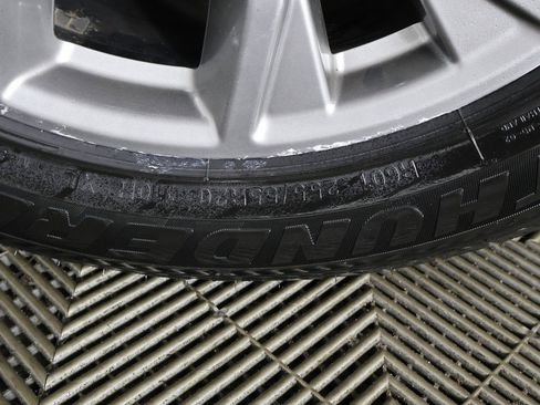 Used 2022 Ford Explorer XLT w/ Equipment Group 202A image 23